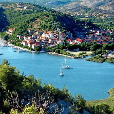 In With Balcony, Air Conditioning, Wifi, Washing Machine Skradin